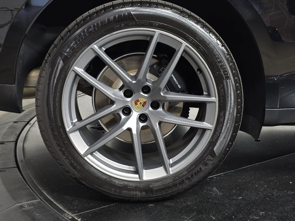 Certified 2026 Porsche Macan AWD/4WD image 29