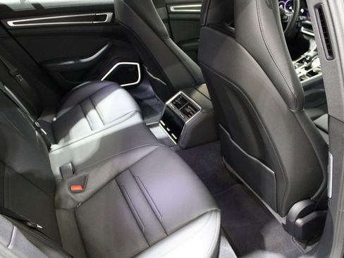 Used 2023 Porsche Panamera Platinum Edition image 25