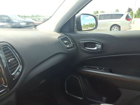 Used 2020 Jeep Compass Limited AWD/4WD image 10