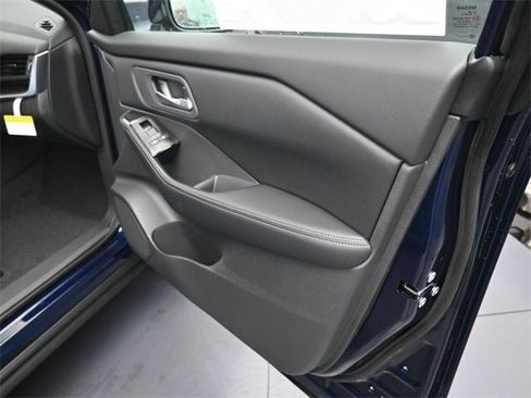 New 2026 Nissan Rogue SV image 34