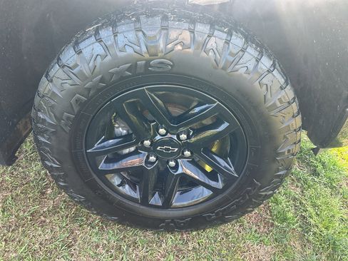 Used 2023 Chevrolet Silverado 1500 Custom Trail Boss image 33