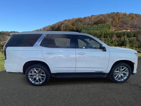 Used 2023 Cadillac Escalade Premium Luxury image 8