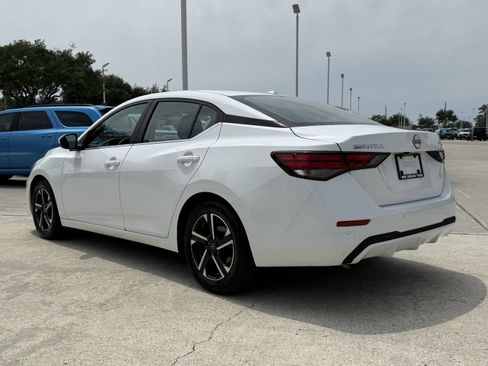 Used 2024 Nissan Sentra SV FWD image 7