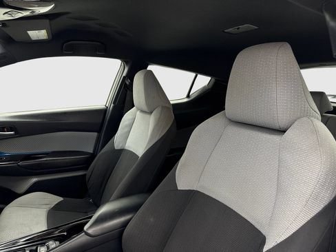 Used 2019 Toyota C-HR XLE FWD image 15