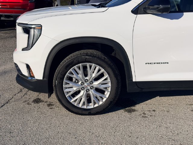 Used 2026 GMC Acadia Elevation w/ Elevation Premium Package FWD image 9