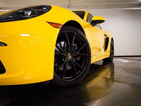 Certified 2024 Porsche 718 Cayman RWD image 12