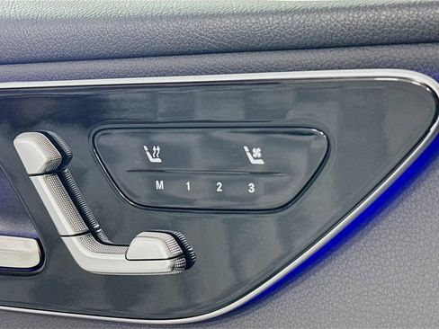 Used 2026 Mercedes-Benz GLC 300 4MATIC image 19