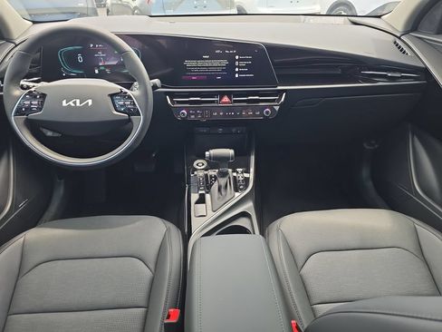 New 2026 Kia Niro FWD image 13