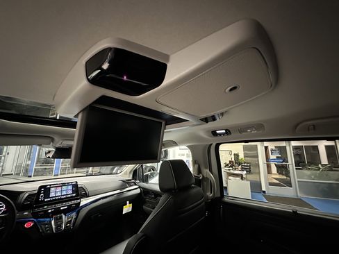 New 2026 Honda Odyssey Touring image 24