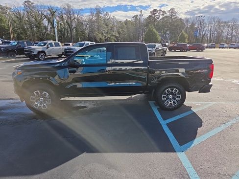 Used 2025 Chevrolet Colorado Z71 w/ Z71 Convenience Package 2 image 4