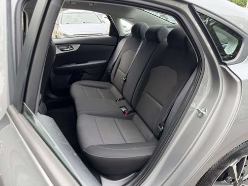 Used 2022 Kia Forte LXS FWD image 15