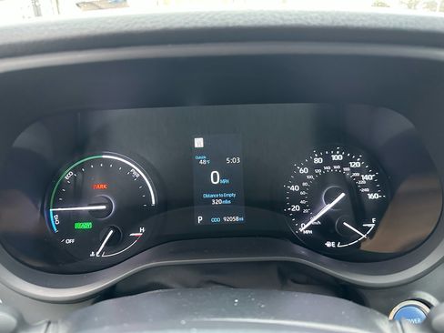 Used 2023 Toyota Sienna XLE image 8