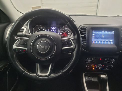 Used 2019 Jeep Compass Latitude FWD image 22