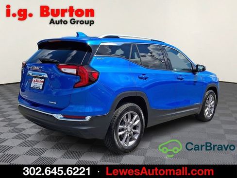 Used 2024 GMC Terrain SLT AWD/4WD image 6