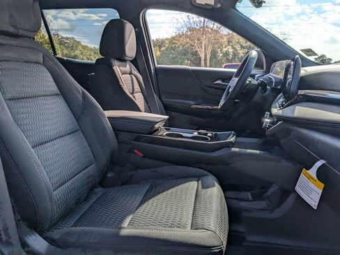 New 2026 Chevrolet Equinox LT w/ Safety and Technology Package image 32