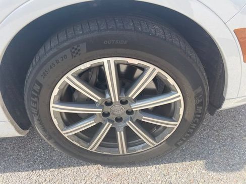 Used 2018 Audi Q7 3.0T Prestige w/ Prestige Package AWD/4WD image 7