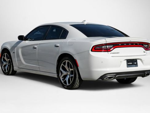 Used 2015 Dodge Charger R/T w/ Plus Group RWD image 8