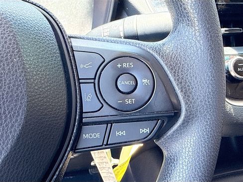 Used 2020 Toyota Corolla LE FWD image 34