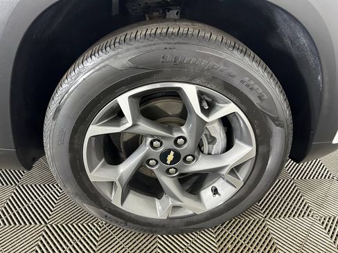 Used 2024 Chevrolet Trax LT FWD image 32