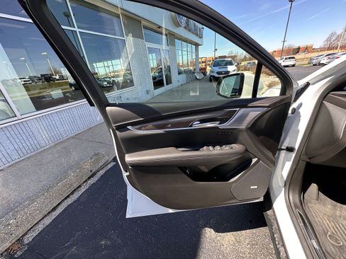 Used 2022 Cadillac XT5 Premium Luxury w/ Platinum Package AWD/4WD image 12
