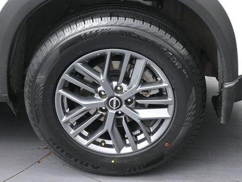 Used 2023 Nissan Rogue S FWD image 34