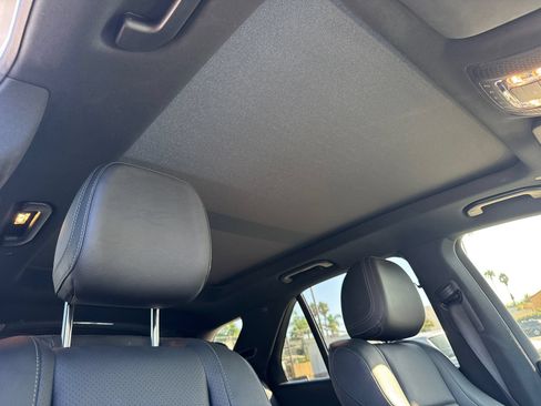 Used 2021 Mercedes-Benz GLE 450 4MATIC w/ AMG Line Exterior image 10