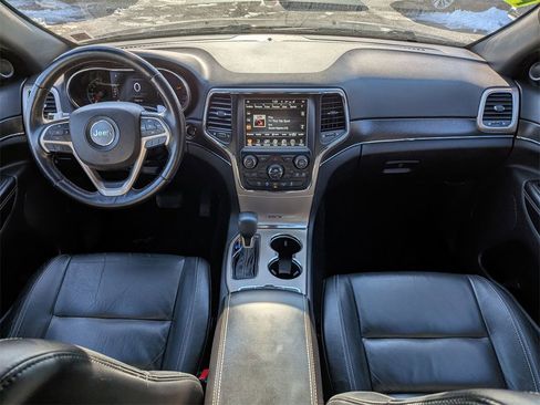 Used 2017 Jeep Grand Cherokee Limited image 23