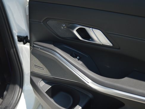 Used 2022 BMW M3 Competition w/ M Carbon Exterior Package AWD/4WD image 35