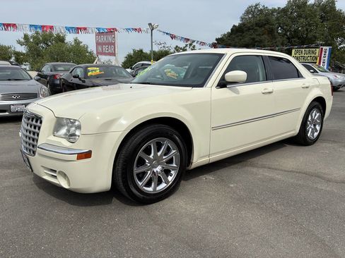 Used 2008 Chrysler 300 Limited image 1