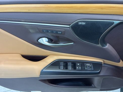 Certified 2019 Lexus ES 300h Ultra Luxury image 15