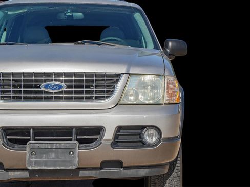 Used 2005 Ford Explorer Sport XLT image 6