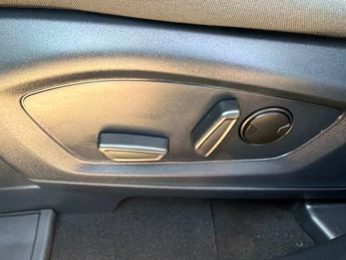 Used 2025 Ford Explorer Active AWD/4WD image 20