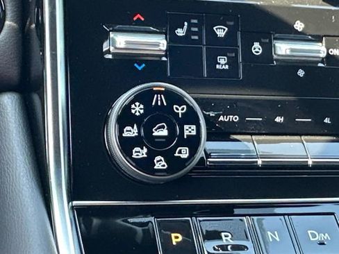 New 2025 Nissan Armada SL w/ Captain's Chari Seat Package image 38