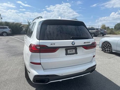Used 2022 BMW X7 M50i AWD/4WD image 11