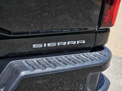 Used 2025 GMC Sierra 3500 Denali Ultimate AWD/4WD image 9