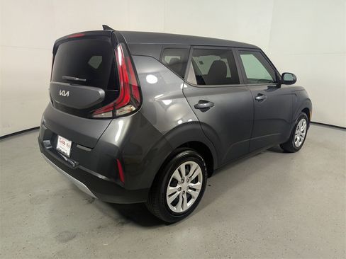 Used 2023 Kia Soul LX image 7