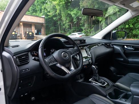 Used 2017 Nissan Rogue Sport SL FWD image 21