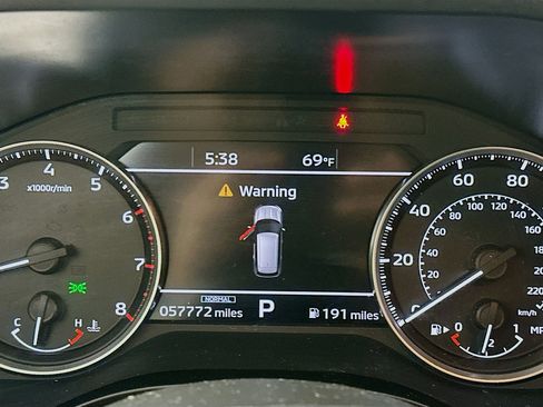 Used 2024 Mitsubishi Outlander SE image 18