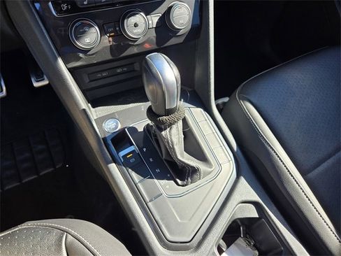 Used 2021 Volkswagen Tiguan SE R-Line image 20