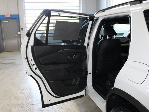 New 2026 Honda Pilot Black Edition image 25