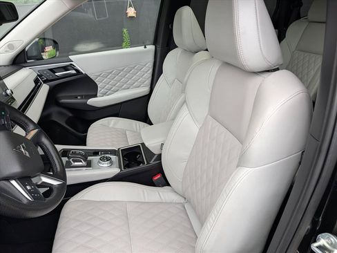 Used 2024 Mitsubishi Outlander SEL AWD/4WD image 32