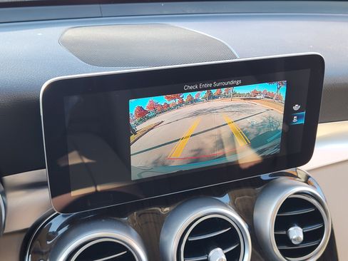 Used 2020 Mercedes-Benz GLC 300 image 19