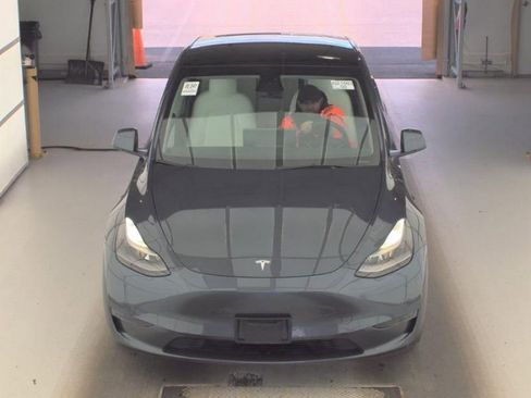 Used 2021 Tesla Model Y Performance AWD/4WD image 3