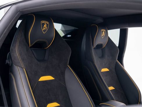 Used 2023 Lamborghini Huracan Tecnica RWD image 31