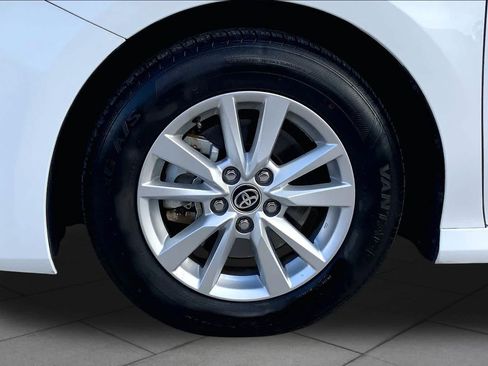 Used 2025 Toyota Camry LE FWD image 11