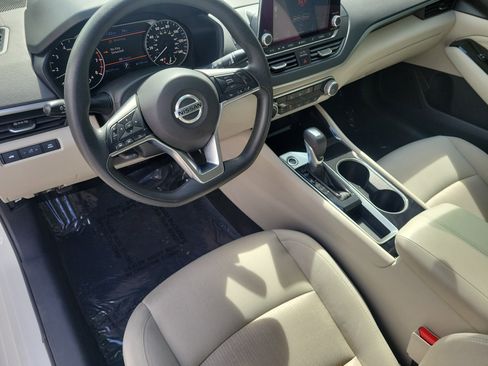 Used 2021 Nissan Altima 2.5 SV FWD image 14
