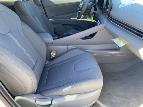 New 2026 Hyundai Elantra SE FWD image 11