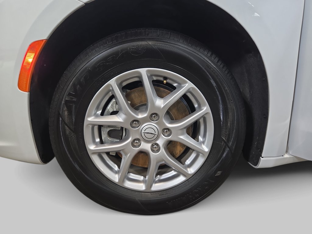 Used 2026 Chrysler Pacifica Select FWD image 35