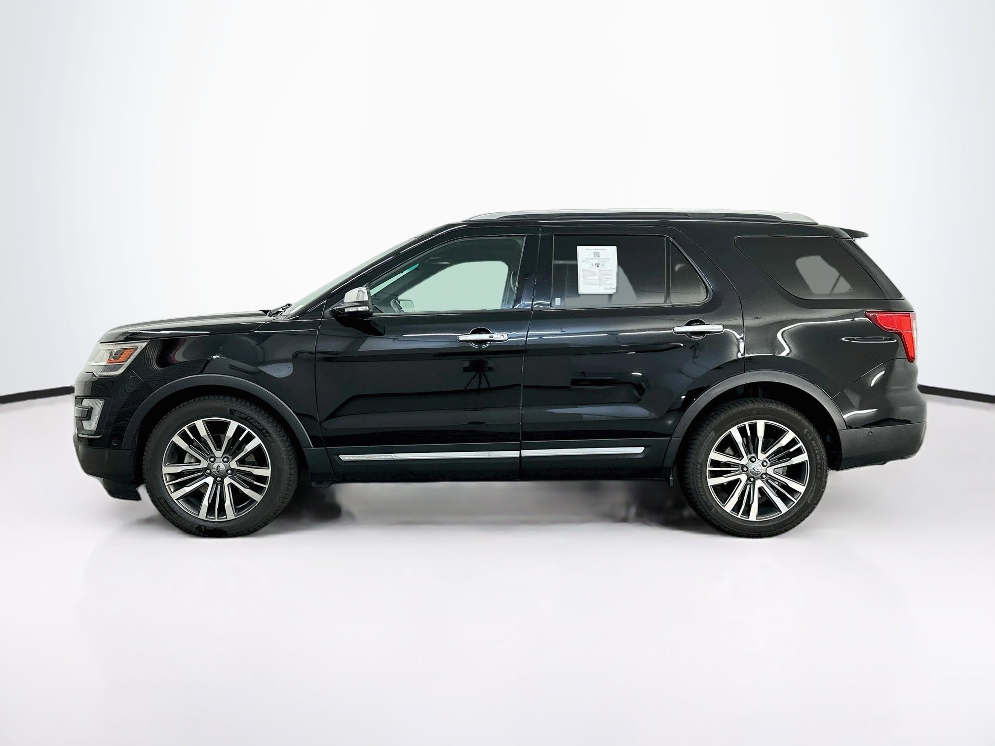 Used 2016 Ford Explorer Platinum AWD/4WD image 4