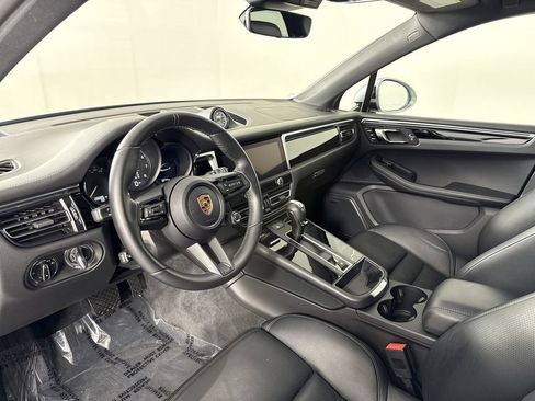 Certified 2024 Porsche Macan Turbo AWD/4WD image 4